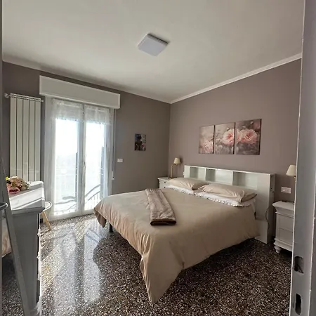 Casa Della Nonna Gilda بيت للعطل سانريمو